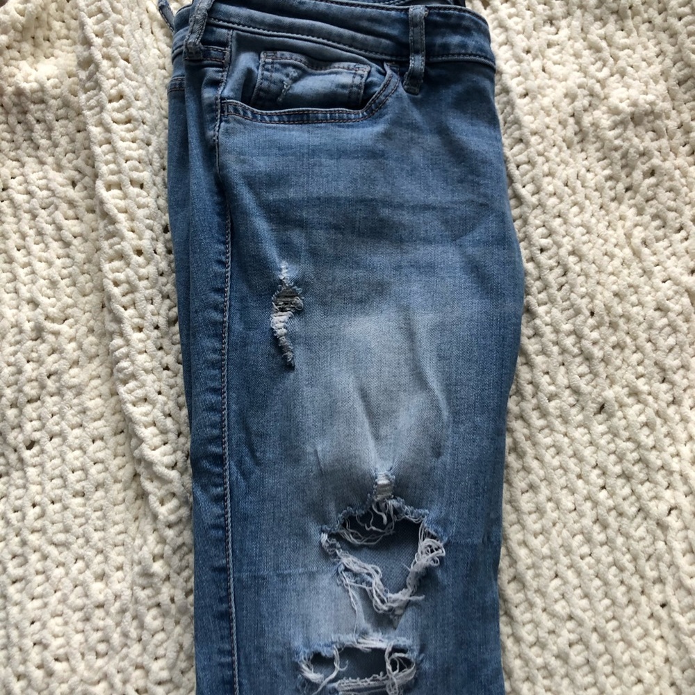 Light blue cropped skinny jean